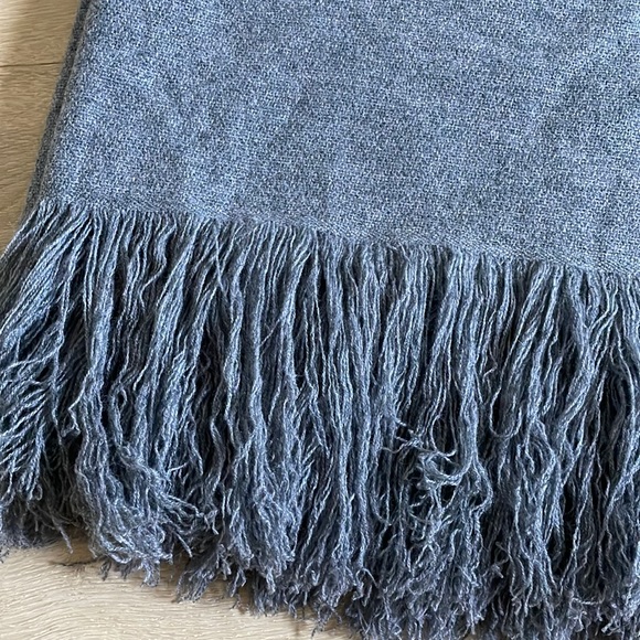 Isabel Marant Grey 100% Cashmere Scarf. One Size. - Picture 5 of 5